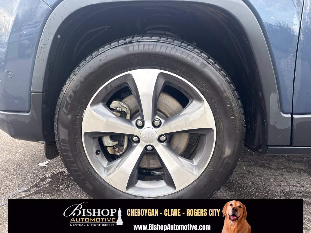 Used 2021 Jeep Cherokee Limited w/ Mopar Interior Package AWD/4WD image 17