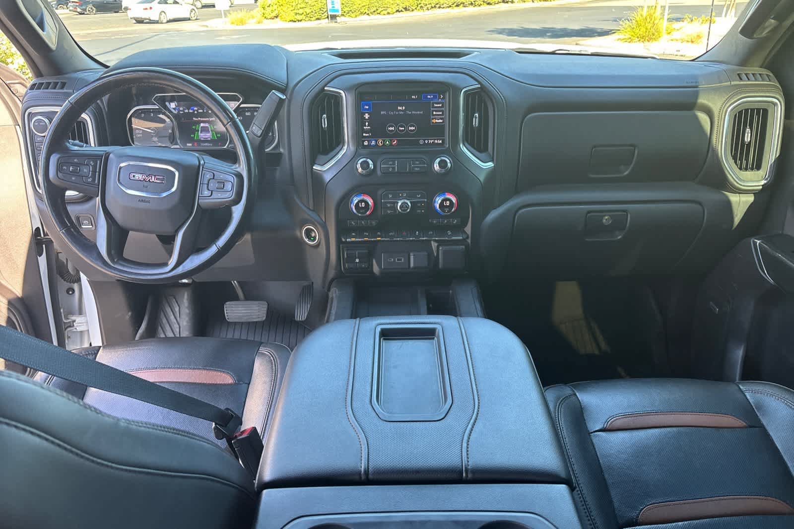 Used 2020 GMC Sierra 1500 AT4 w/ AT4 Premium Package AWD/4WD image 3