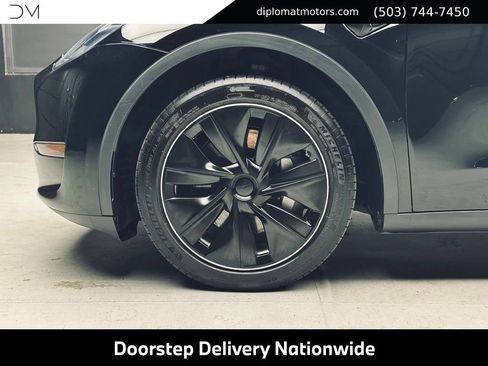 Used 2023 Tesla Model Y Long Range AWD/4WD image 36