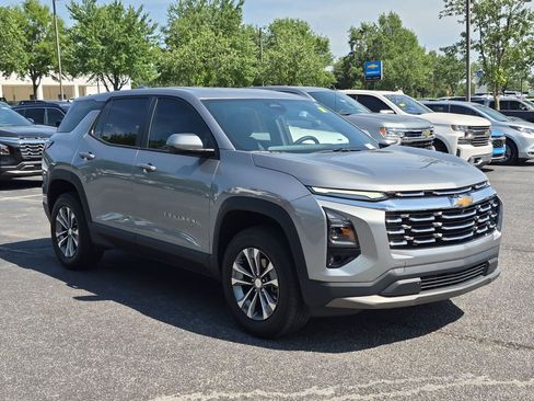 Certified 2025 Chevrolet Equinox LT w/ Safety and Technology Package FWD image 2