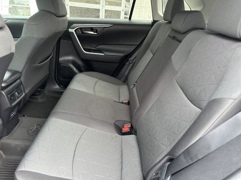 Used 2023 Toyota RAV4 XLE w/ Convenience Package FWD image 12
