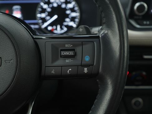 Used 2023 Nissan Rogue SV w/ SV Premium B Package image 25