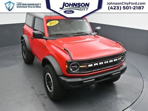 Used 2023 Ford Bronco Base w/ Sasquatch Package image 1