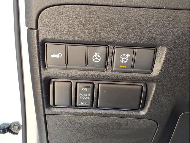 Used 2024 Nissan Armada Platinum w/ Captain's Chairs Package RWD image 12