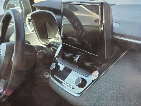 Used 2024 Toyota Corolla LE FWD image 13