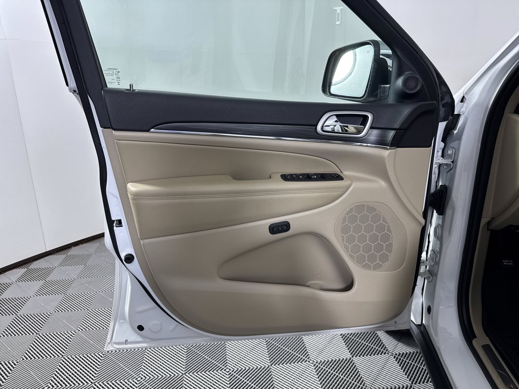 Used 2021 Jeep Grand Cherokee Limited AWD/4WD image 28