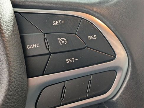 Used 2021 Chrysler 300 Touring L image 16