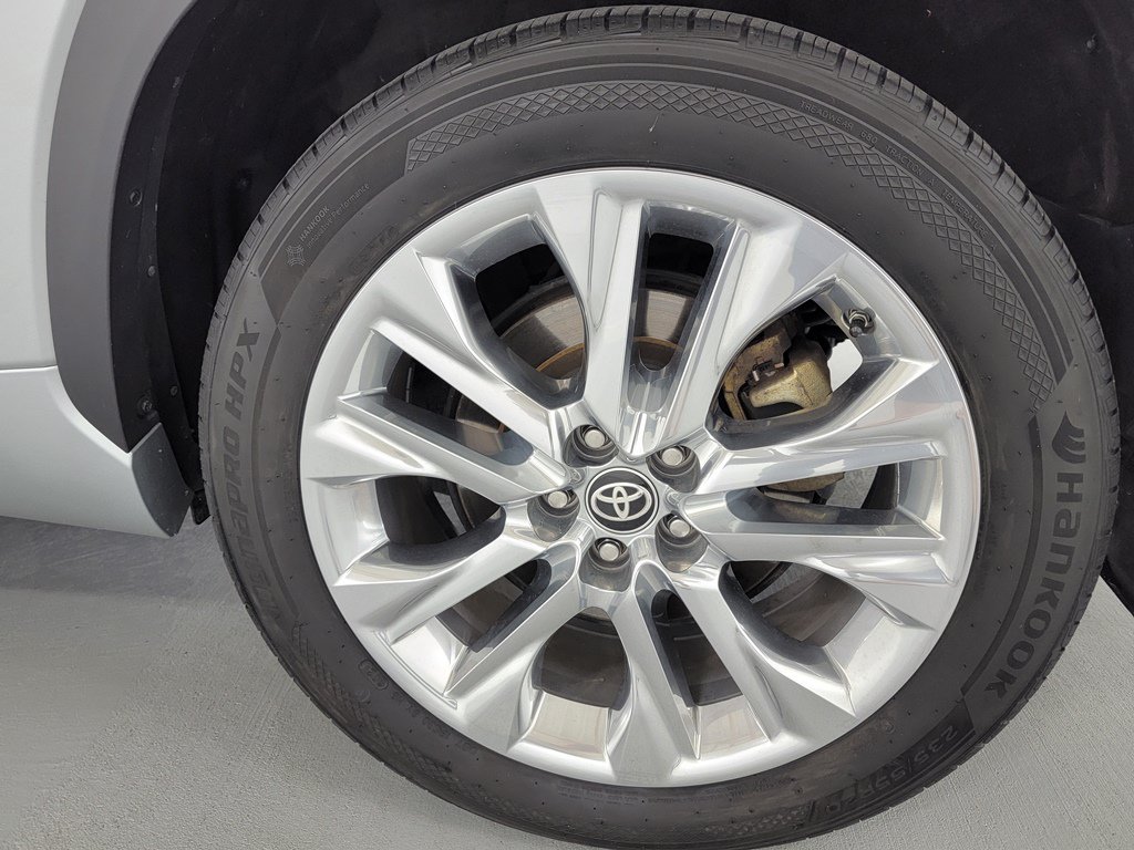Used 2021 Toyota Highlander Limited AWD/4WD image 11