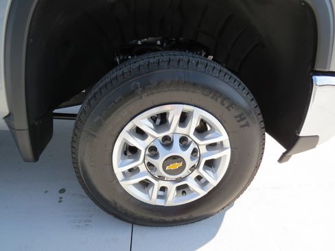 New 2026 Chevrolet Silverado 2500 LT AWD/4WD image 7