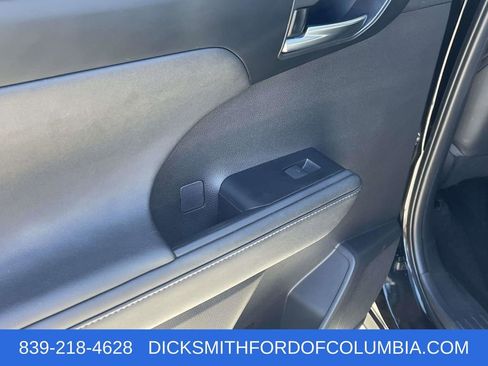 Used 2023 Toyota Highlander XLE image 14