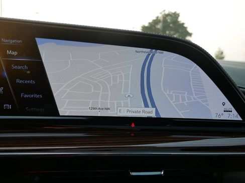 Used 2023 Cadillac Escalade Premium Luxury w/ Performance Package AWD/4WD image 19