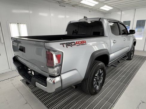 Used 2022 Toyota Tacoma TRD Off-Road image 5