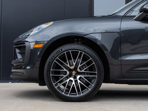 Certified 2026 Porsche Macan AWD/4WD image 13