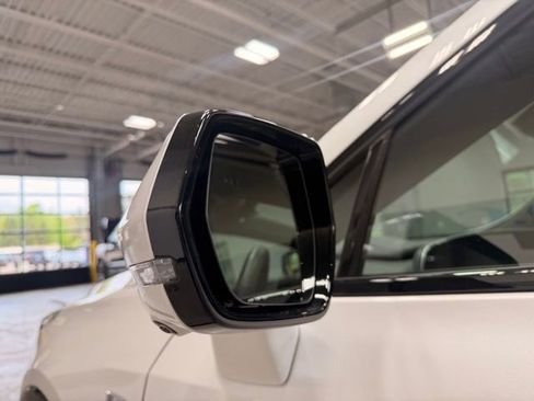 Used 2025 Cadillac XT4 Sport AWD/4WD image 15