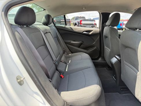 Used 2017 Chevrolet Cruze LT FWD image 14