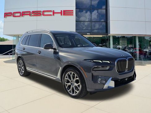 Used 2024 BMW X7 xDrive40i w/ Executive Package image 3