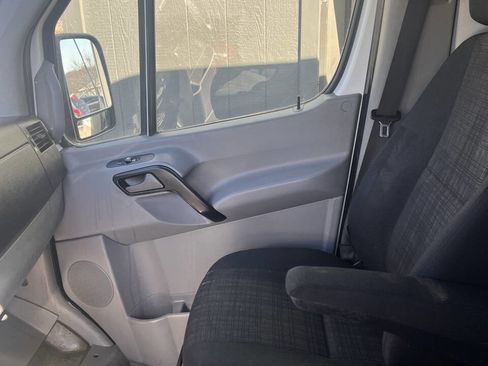 Used 2016 Mercedes-Benz Sprinter 2500 image 18