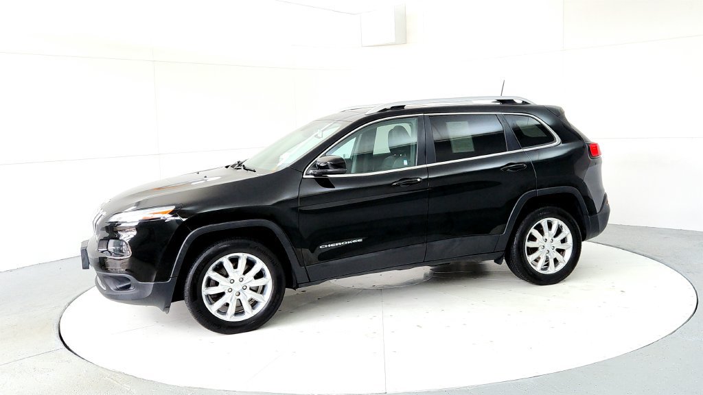 Used 2017 Jeep Cherokee Limited AWD/4WD image 6