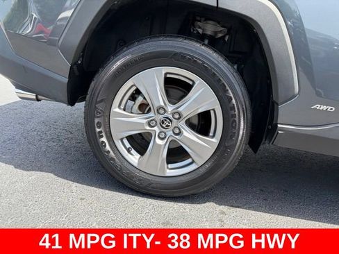 Used 2022 Toyota RAV4 LE AWD/4WD image 7