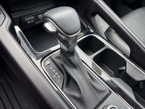 Used 2025 Kia Telluride S FWD image 16