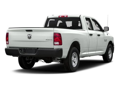 Used 2017 RAM 1500 Express AWD/4WD image 5