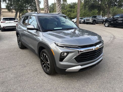 Certified 2024 Chevrolet TrailBlazer LT w/ Convenience Package FWD image 1