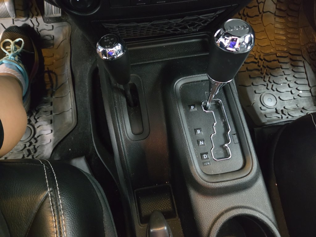 Used 2018 Jeep Wrangler Unlimited Sport AWD/4WD image 32