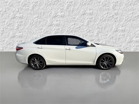 Used 2017 Toyota Camry XSE image 2