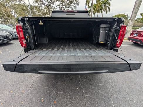 Used 2022 GMC Sierra 1500 SLT w/ SLT Premium Plus Package image 17