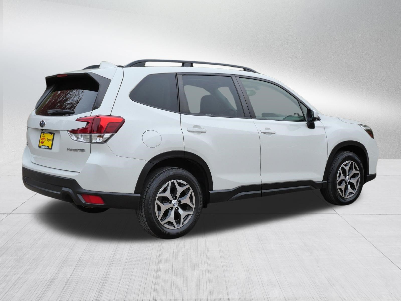 Used 2020 Subaru Forester Premium AWD/4WD image 7