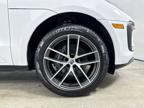 Certified 2025 Porsche Macan image 15