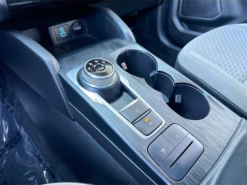 Used 2022 Ford Escape SE image 19