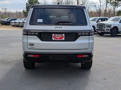 New 2026 Jeep Grand Wagoneer Summit image 6