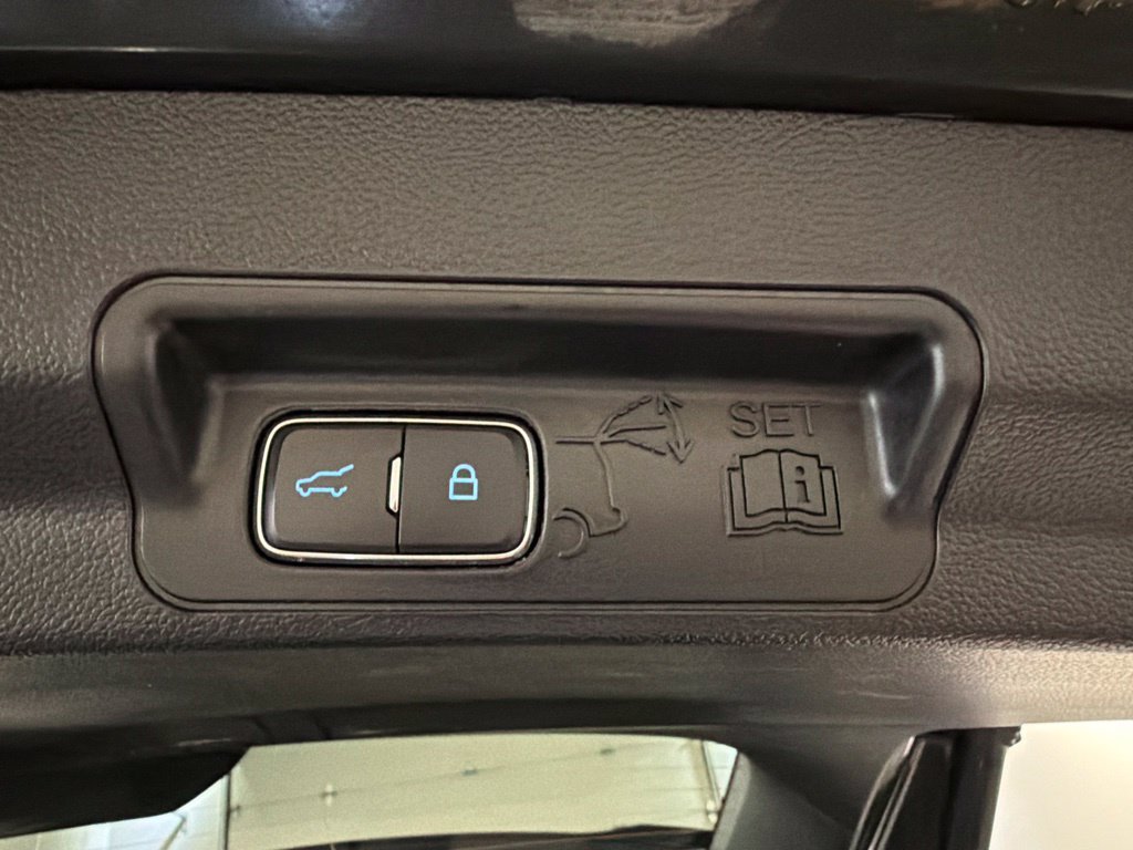 Used 2024 Ford Explorer Limited AWD/4WD image 36