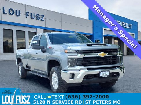 Used 2024 Chevrolet Silverado 3500 LT w/ Convenience Package AWD/4WD image 1