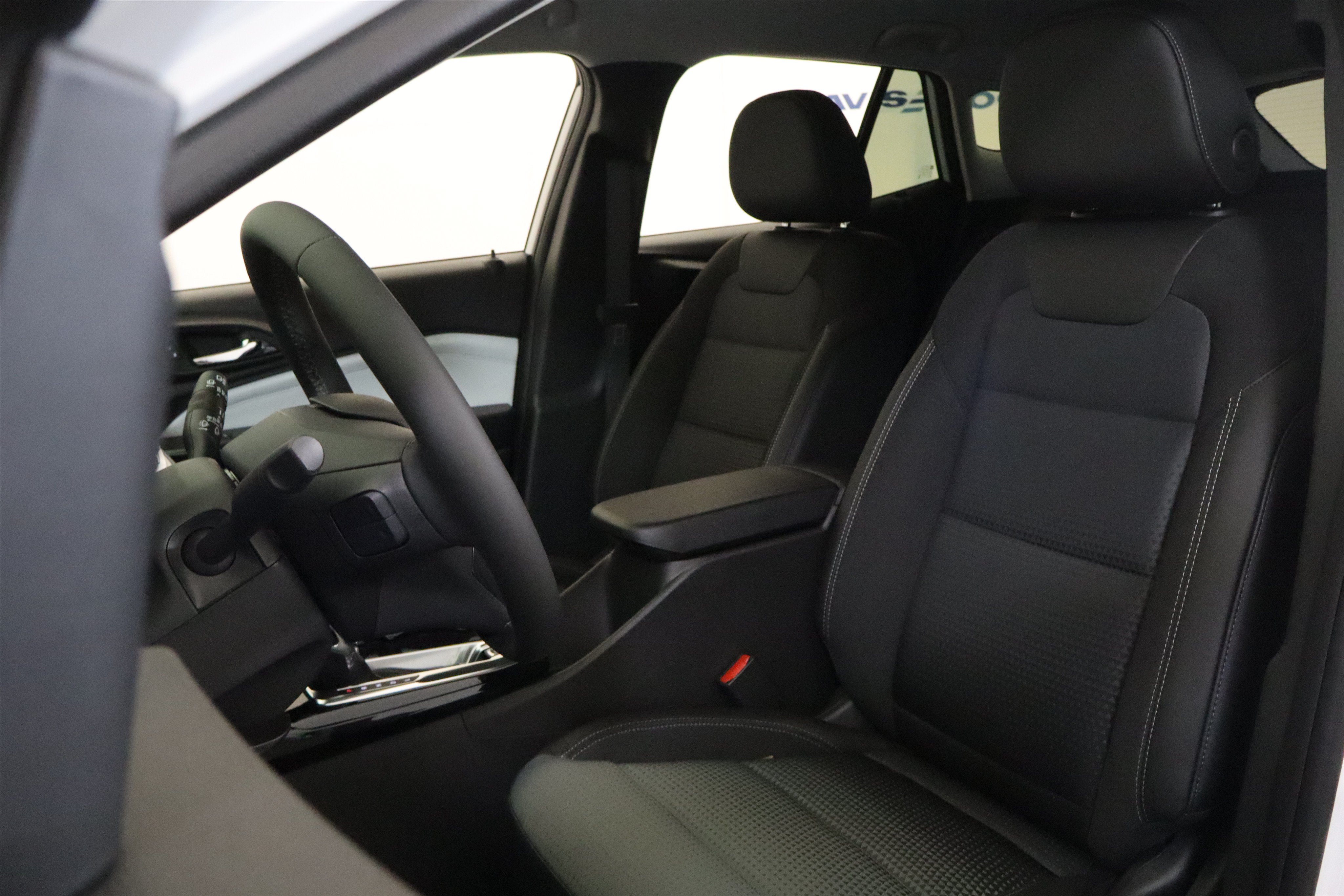 New 2026 Chevrolet Trax LT w/ Midnight Edition FWD image 23