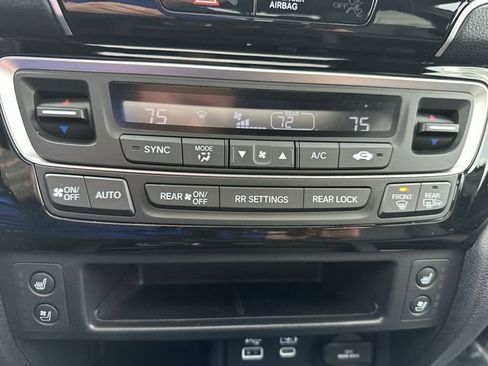 Used 2025 Honda Ridgeline Black Edition image 19