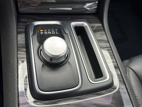 Used 2021 Chrysler 300 Touring L RWD image 19