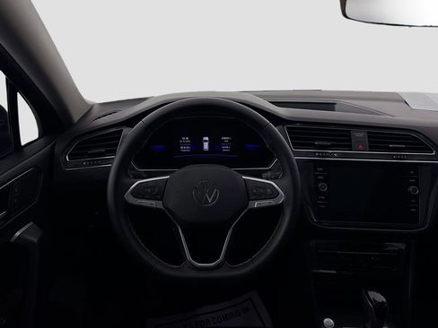 Certified 2023 Volkswagen Tiguan SE w/ Panoramic Sunroof Package image 23
