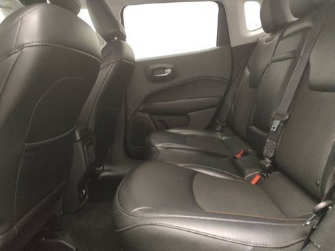 Used 2019 Jeep Compass Latitude w/ Popular Equipment Group image 18