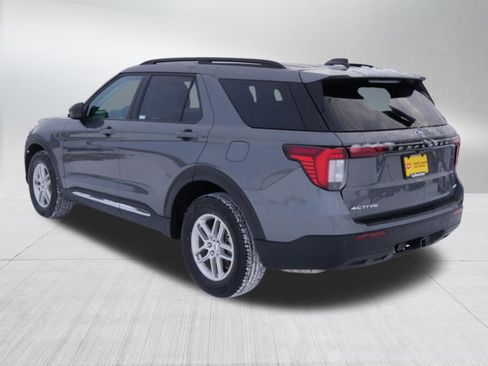 Used 2025 Ford Explorer Active image 5