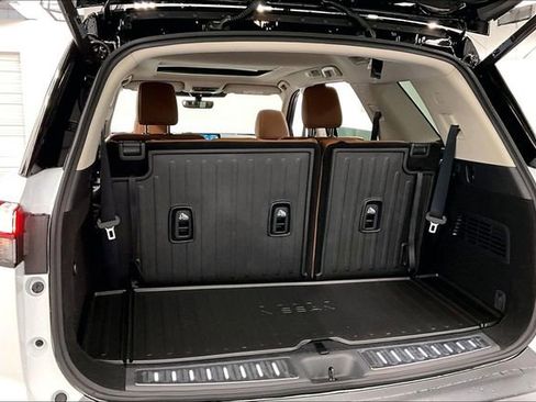 New 2026 Nissan Pathfinder Platinum image 44