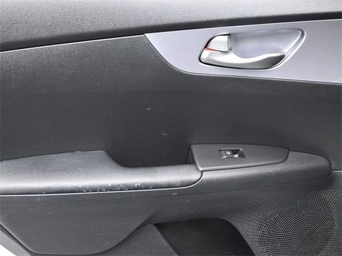 Used 2022 Kia Forte LXS image 11