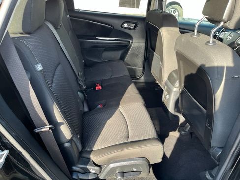 Used 2020 Dodge Journey SE w/ SE Popular Equipment Group FWD image 24