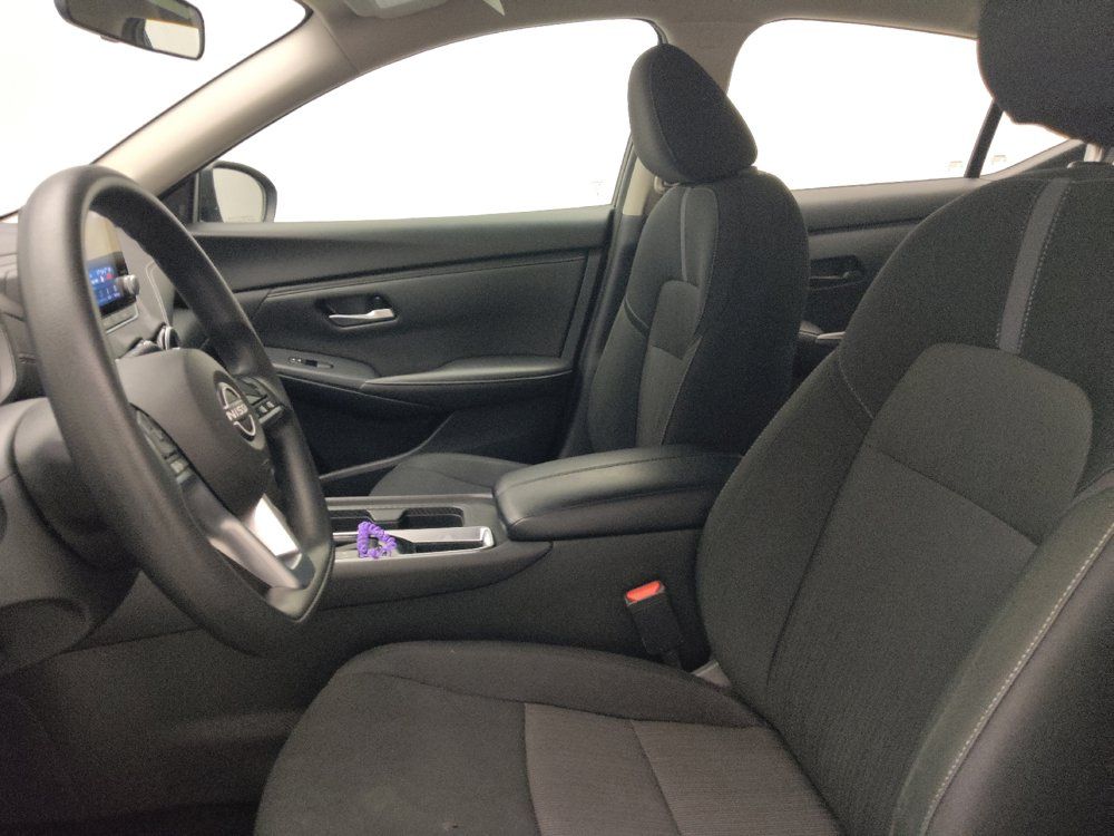 Used 2025 Nissan Sentra SV FWD image 17