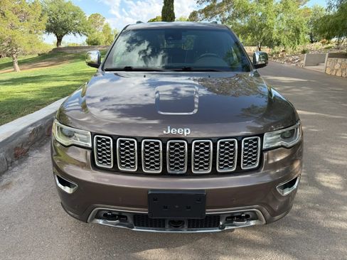 Used 2018 Jeep Grand Cherokee Overland AWD/4WD image 8
