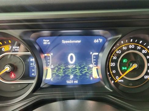 Used 2025 Jeep Wrangler Unlimited Rubicon image 38