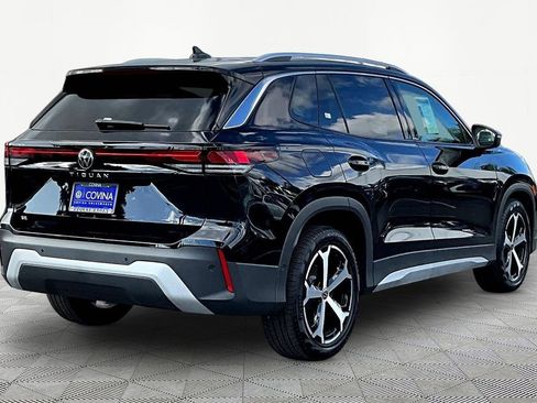 New 2026 Volkswagen Tiguan SE image 6