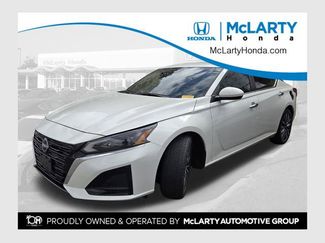 Used 2023 Nissan Altima 2.5 SV video 1