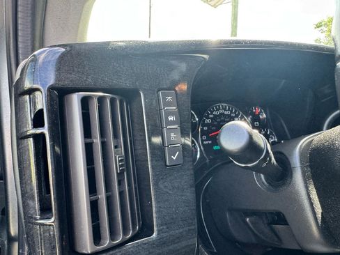 Used 2018 Chevrolet Express 2500 w/ Enhanced Convenience Package RWD image 15
